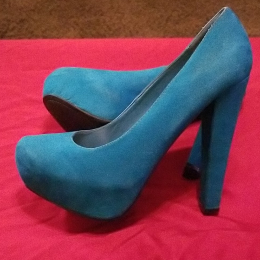 Turquoise Heels - Picture 5 of 5